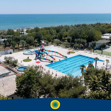 فندق Club Del Sole Stork Family Collection جوليانوفا المظهر الخارجي الصورة