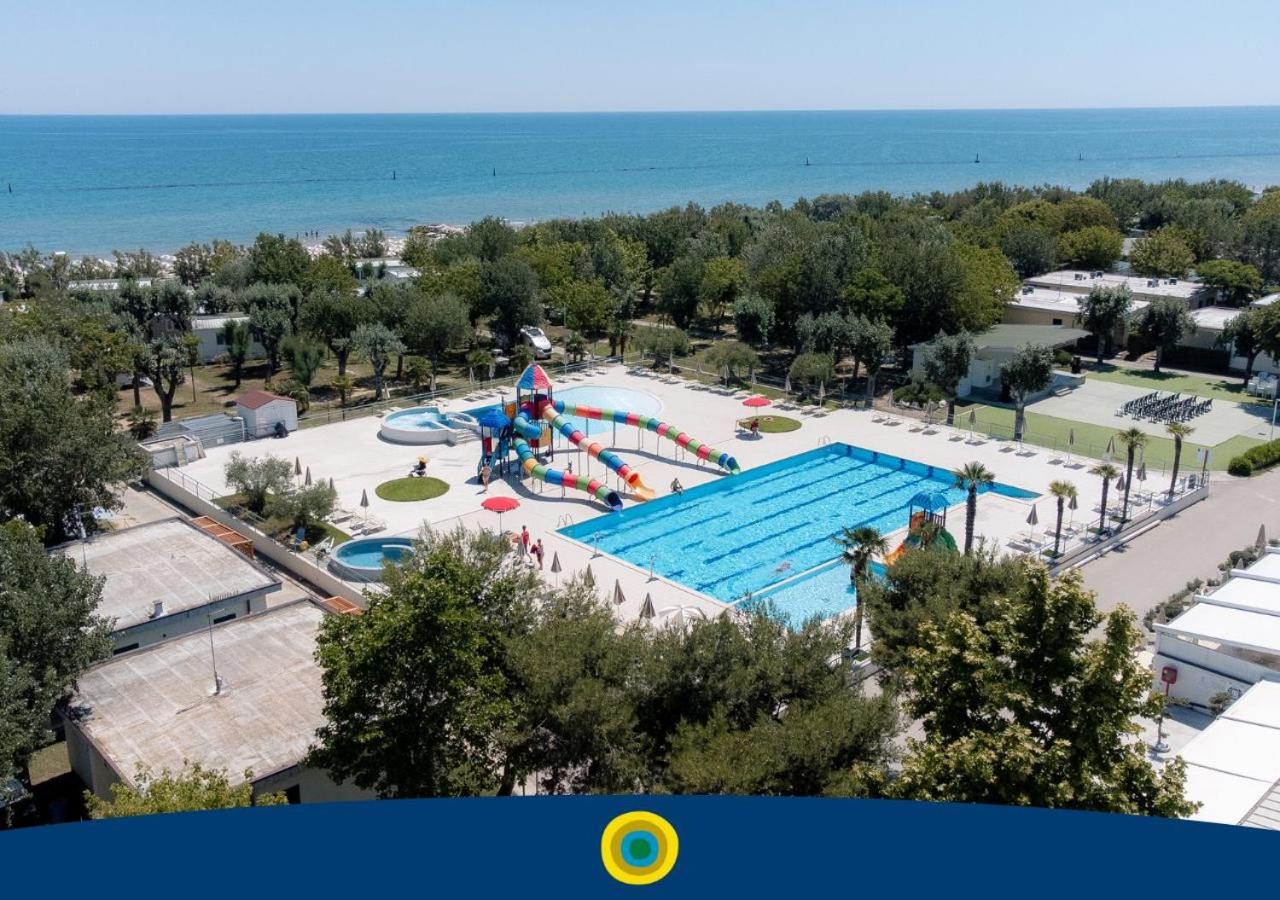 فندق Club Del Sole Stork Family Collection جوليانوفا المظهر الخارجي الصورة